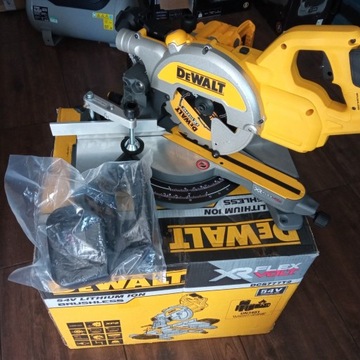 Piła ukosowa Dewalt DCS777 54V