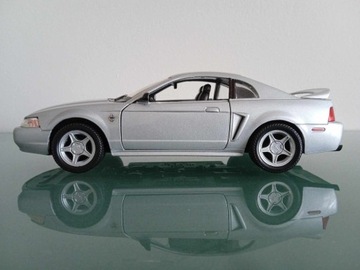 Model Ford Mustang 1:24 Welly - RZADKI