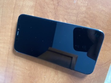 Uszkodzony wyświetlacz iPhone 11