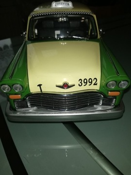 CHECKER AT 1981 TAXI 1:18 SUN STAR 