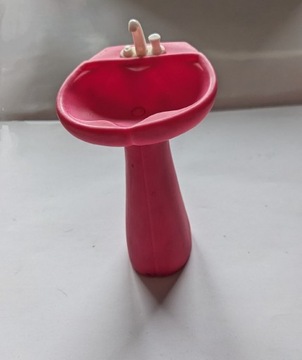 Różowy gumowy plastikowy zlew kran dla lalek