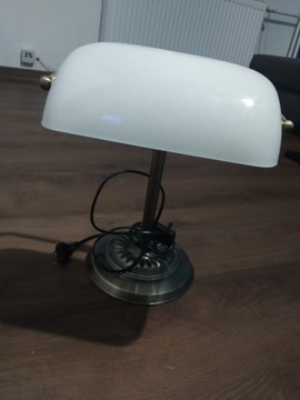 Lampa biurowa z białym kloszem