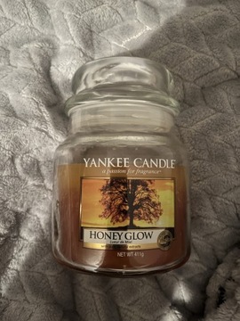 Yankee Candle HONEY GLOW średnia świeca zapachowa