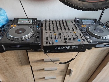 Pioneer CDJ 2000 Xone Konsoleta