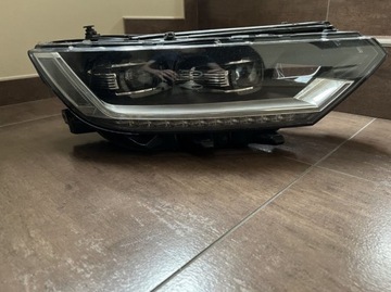 Lampa przednia prawa volkswagen passat B8