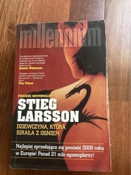 Stieg Larsoon - dziewczyna, która igrała z ogniem