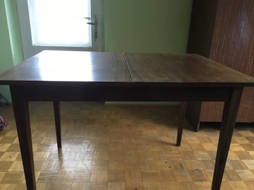 Drewniany stół rozsuwany PRL