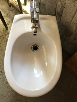 Bidet Cersanit podwieszany stan bdb z baterią