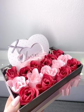 Przepiękny Zestaw na Walentynki Flower Box Róże