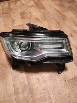 Lampa prawy przód JEEP GRAND CHEROKEE 68144708AB