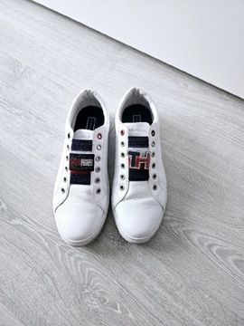 Białe sneakersy Tommy Hilfiger 41 skóra naturalna 