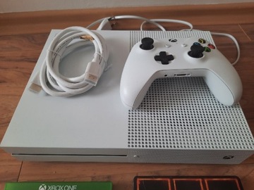 XBOX ONE S + 2 gry + GAME PASS na 90 dni