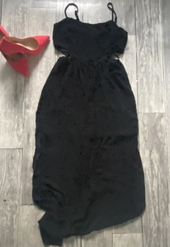 Czarna długa sukienka wycięte boki New Look r 42