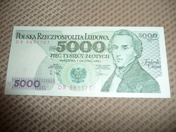 Banknot widoczny na zdjęciu 5000 zł 1988 rok