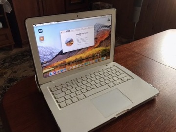 MacBook apple biały czarny transparentny laptop 