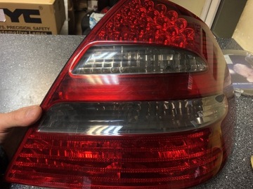 Lampa tylna prawa Mercedes 211 SDN