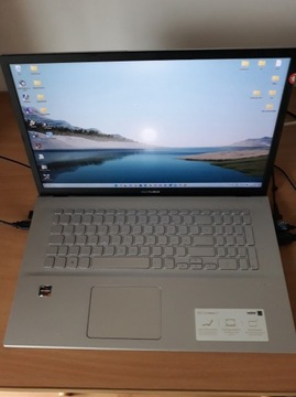 Laptop Asus Vivobook 17 Ryzen 7
