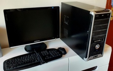 Komputer stacjonarny, monitor, klawiatura, myszka