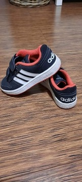 Buty Adidas dla chłopca rozmiar 30.