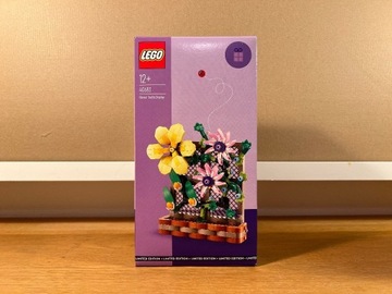 LEGO Creator 40683 - Kompozycja kwiatowa na kratce