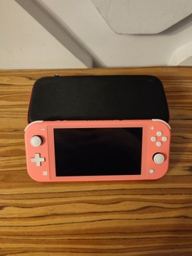 Konsola Nintendo Switch Lite + Etui