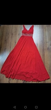 Czerwona długa suknia 