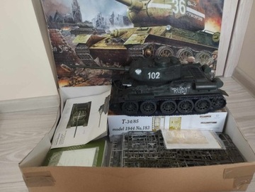 Trumpeter T 34/85 1/16 RUDY 102