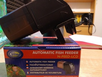Karmnik dla ryb automatyczny 