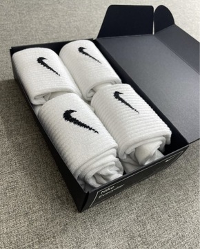 Nike Wysokie Białe Skarpety Box 4 pary 35/38