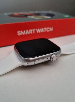 Srebrny smartwatch I8 Pro Max