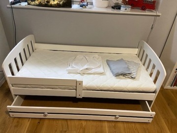 Łóżeczko dziecięce- używane z szufladą 