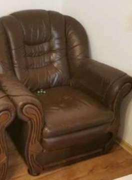 Fotel w kolorze brązu 