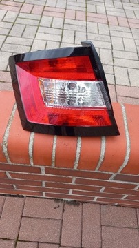 Lampa tylna lewa skoda fabia 2015-18