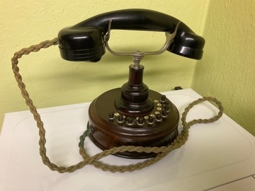 Telefon belgijski, stołowy