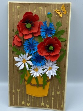 Kartka z kwiatami polnymi w pudełku