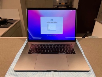 MacBook Pro 15.4",2.9Ghz 16GB RAM, Radeon Pro 560 