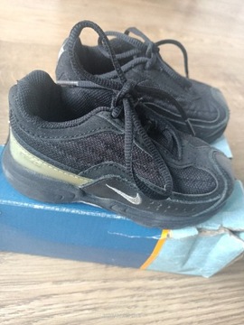 Nike Little Rufntuf r.23,5