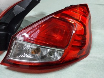 Ford Fiesta mk7 2012- lampa tył  prawa RH 