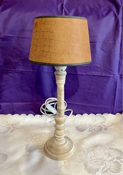 Piękna Lampa z ładnym abażurem Ręcznie robionym