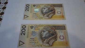 Banknoty 2 x 200 zł seria zastępcza YB