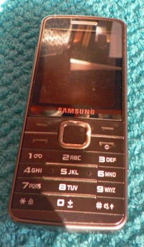 Telefon komórkowy Samsung GT-S5610 100 MB czarny