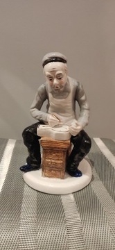 Figurka porcelanowa malarz pisarz artysta 