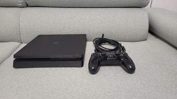 Playstation 4 Slim 500GB+ Pad. Zadbana. Zapraszam