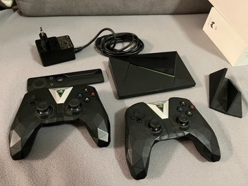 Nvidia Shield + 2 kontrolery + pilot + podstawka