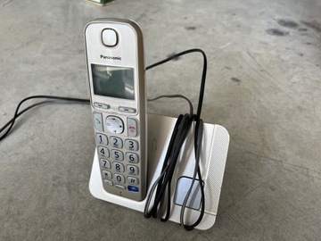 Panasonic KX-TGE210PDN Telefon stacjonarny DECT