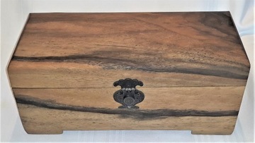 drewniana szkatułka fornirowana orzech rękodzieło 