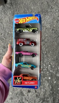 Hotwheels zestaw samochodzików