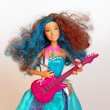 Interaktywna Barbie Rockowa Księżniczka Erica