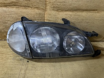 Lampa przednia prawa Toyota avensis t22