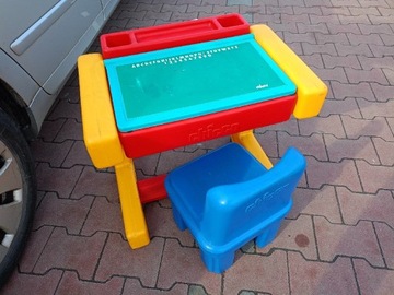 Biurko Stołek Tablica Stolik Krzesło Chicco dla dziecka od 2 do 5 lat